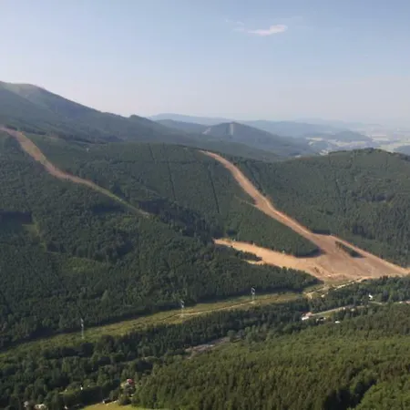 Apartman V Horach Pod Lanovkou Lägenhet Loučná nad Desnou